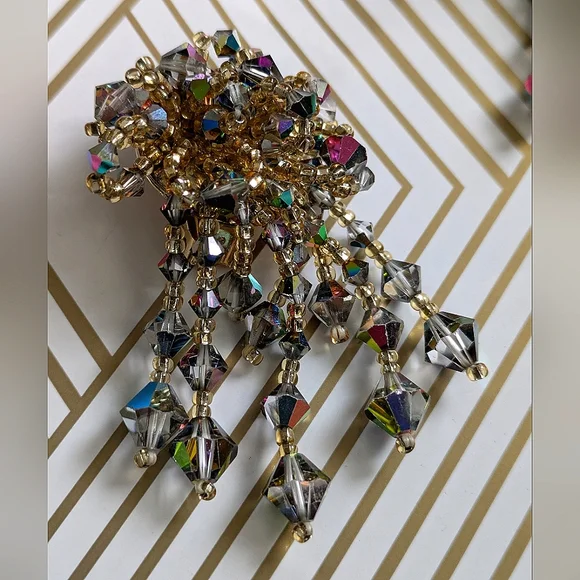 Vintage, Glam, Waterfall, faceted, sparkling Chandelier Drop Clip on Earrings - Picture 4 of 13